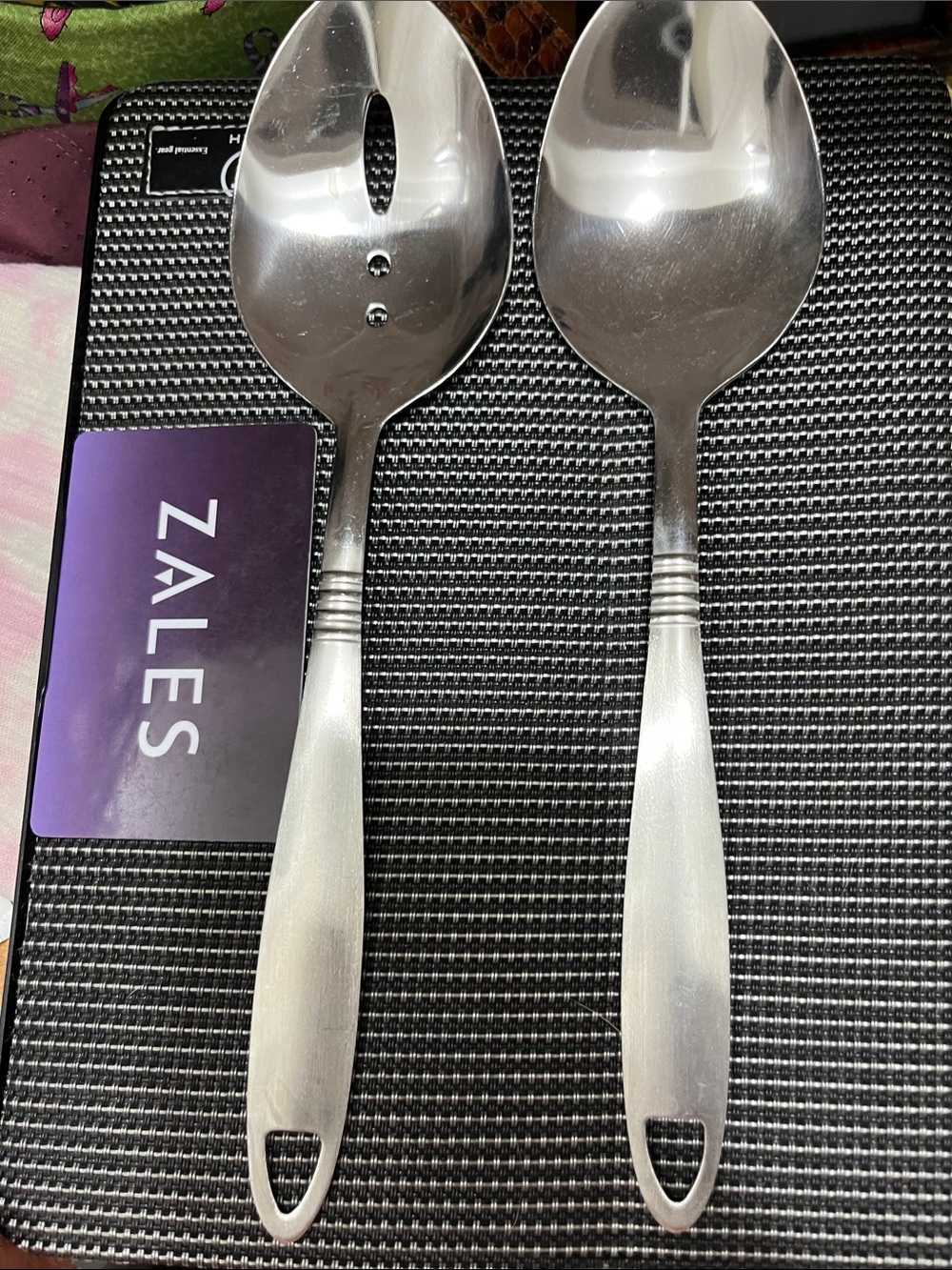 Serving Spoon and Slotted Spoon Set - Silver color